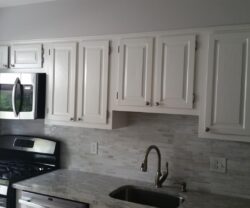 REFACING VS. REFINISHING YOUR KITCHEN CABINETS